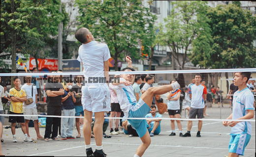 1. 欧冠半决赛首回合：皇马主场迎战拜仁